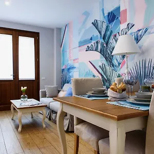 Lora Luxury House Апартаменты